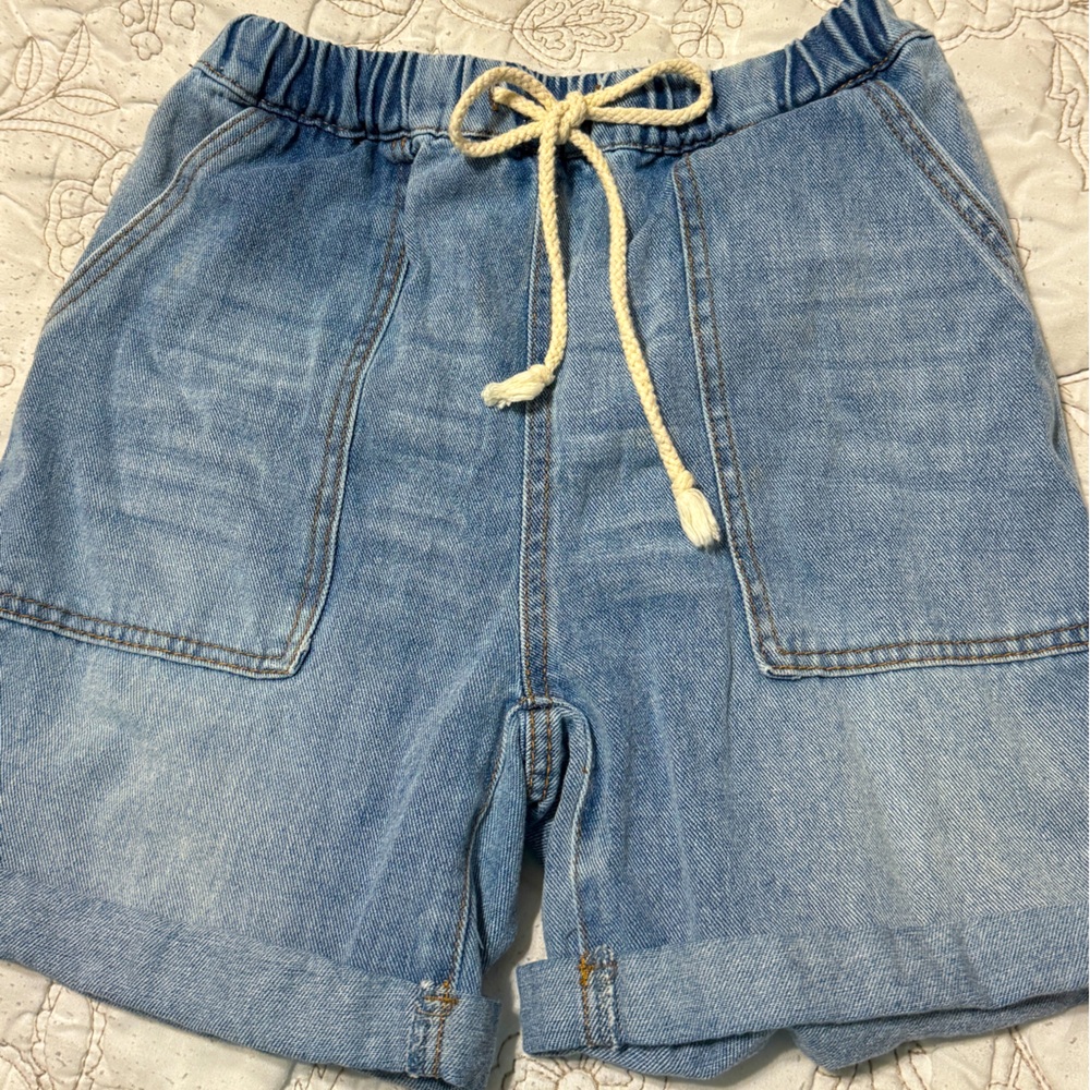 Jeans shorts. New. Gentle.